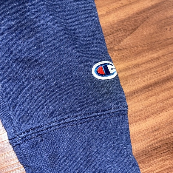 champion navy blue crewneck - Picture 2 of 4